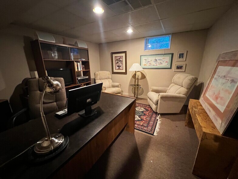 More Photos Of 300 N Pottstown Pike, Exton Office For Lease