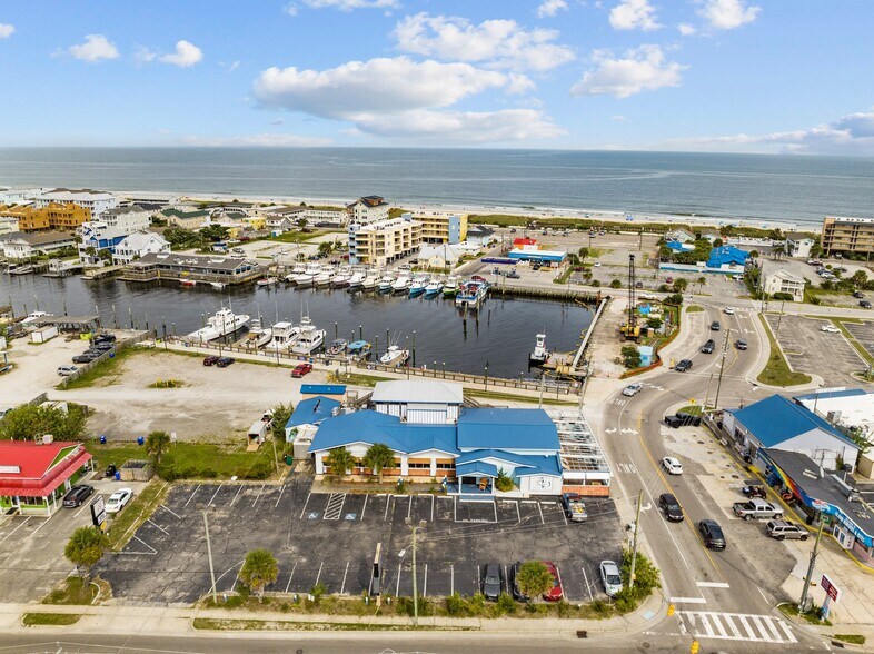 More Photos Of 300 N Lake Park Blvd, Carolina Beach Restaurant For Lease