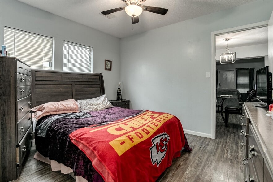 More Photos Of 2713-2715 Benton Blvd, Kansas City Apartments For Sale