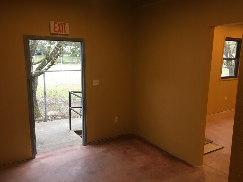 More Photos Of 1018 Union, Selma Storefront Retail Residential For Sale