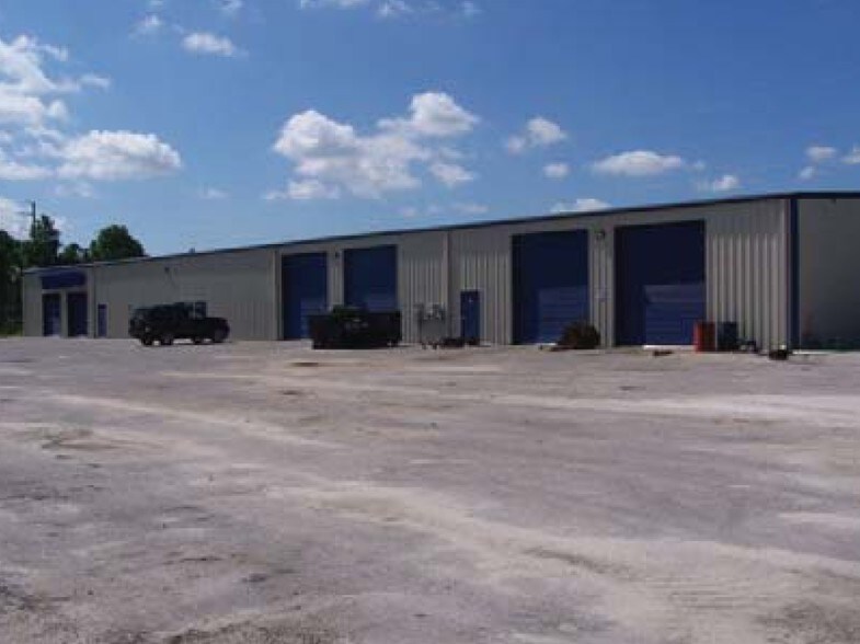 More Photos Of 213 Wallace Ave N, Lehigh Acres Service For Lease