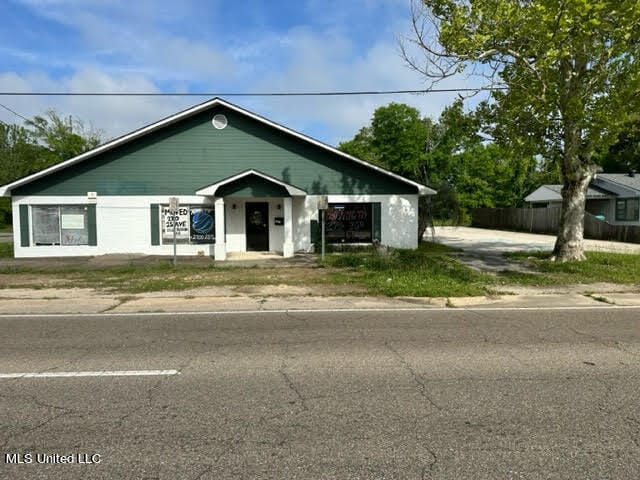 More Photos Of 1924 30th Ave, Gulfport Assisted Living For Sale