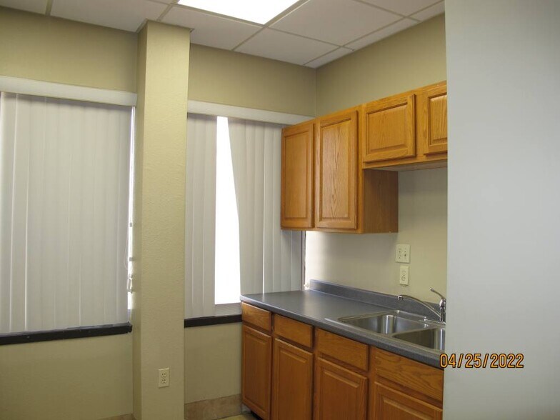 More Photos Of 4502 35th St, Orlando Office For Lease