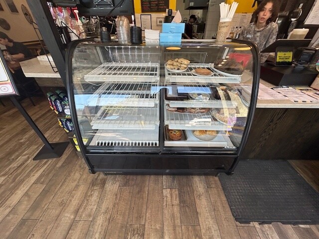 More Photos Of 905 S Lombard Ave, Oak Park Restaurant For Sale