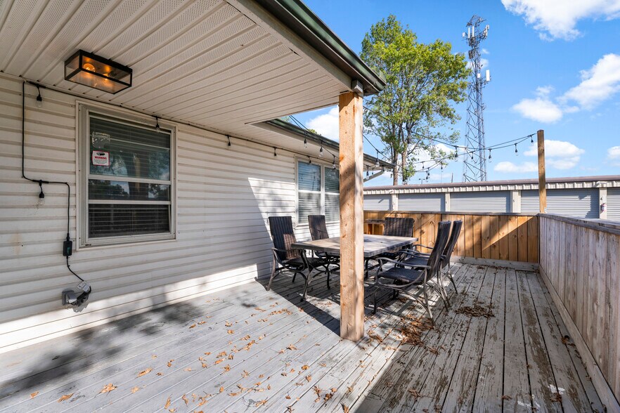 More Photos Of 9902 Franklin Rd, Houston Self Storage For Sale