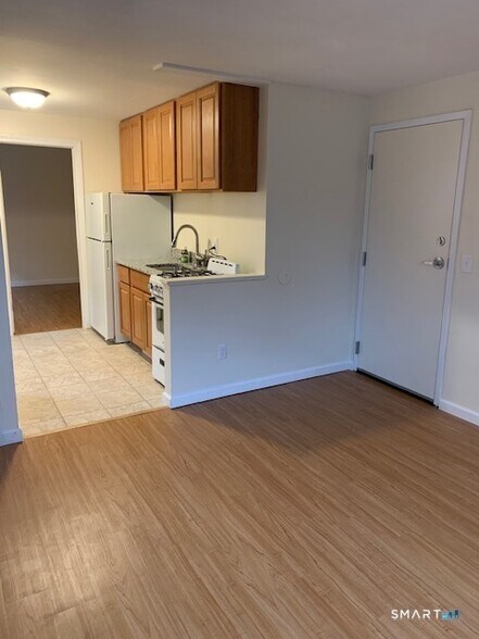 More Photos Of 174-176 Hillside Ave, Hartford Apartments For Sale