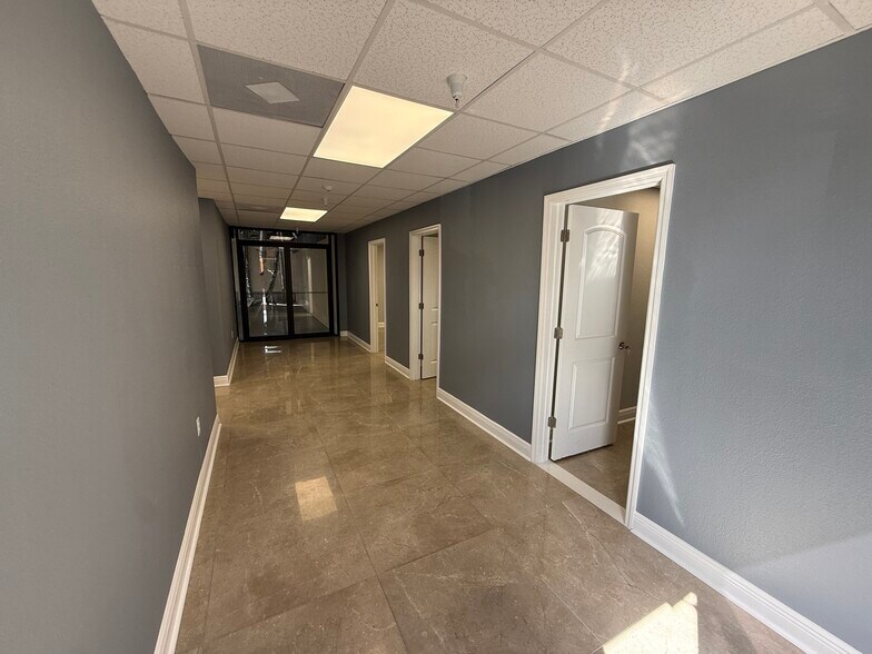More Photos Of 11300 Space Blvd, Orlando Unknown For Lease