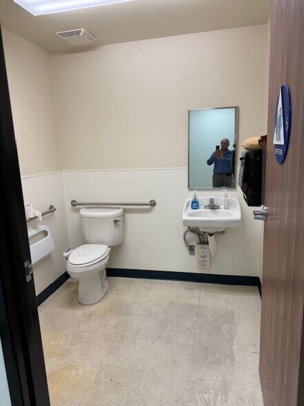 More Photos Of 33527 Yucaipa Blvd, Yucaipa Freestanding For Lease