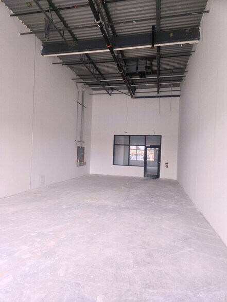 More Photos Of 15 Rice Rd, Welland General Retail For Lease