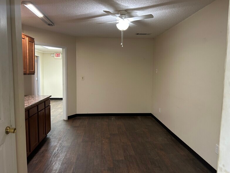 More Photos Of 9296 S Main St, Jonesboro Service For Sale