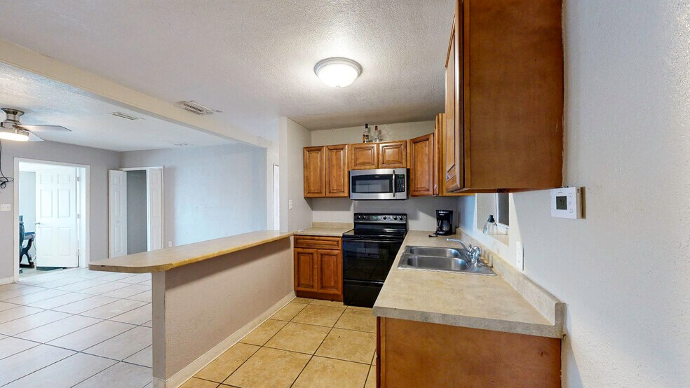 More Photos Of 1918 Aurora Rd, Melbourne General Retail For Sale