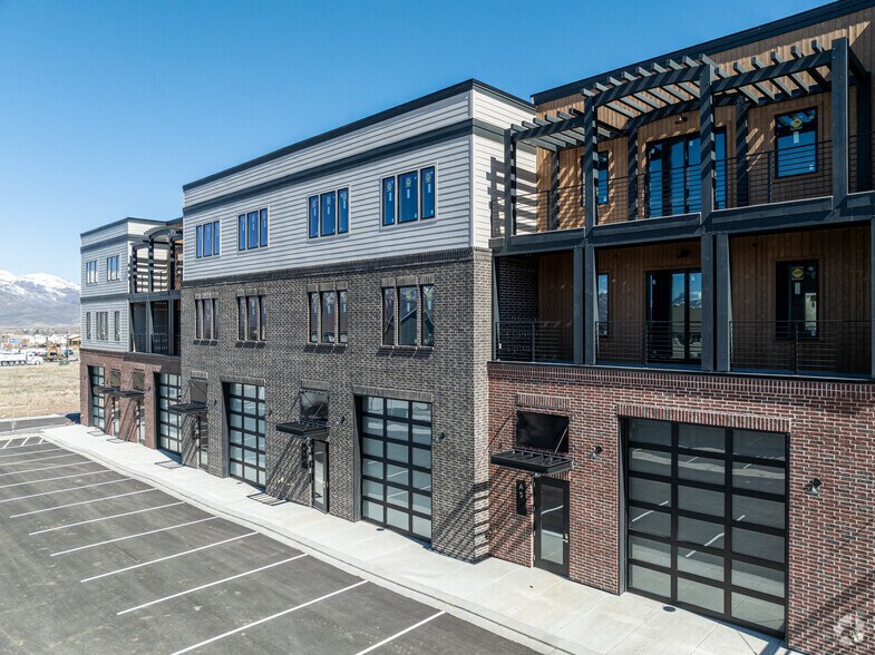 More Photos Of 1922 S Highway 40, Heber City Showroom For Lease