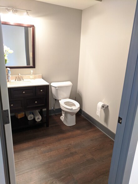 More Photos Of 1404 Bare Hills Ave, Baltimore Flex For Lease