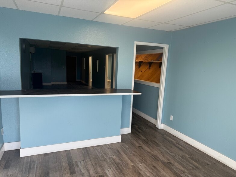 More Photos Of 2702-2714 Country Club Blvd, Stockton Unknown For Lease