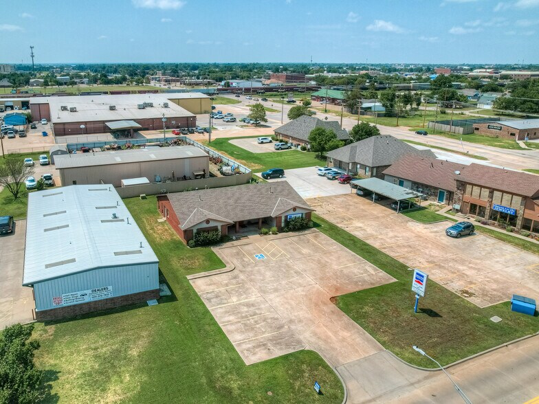 More Photos Of 525 Tower Dr, Moore Office For Lease