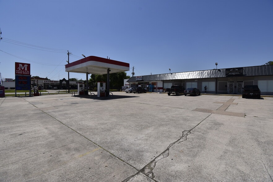 More Photos Of 550 FM 1959 Rd, Houston General Retail For Sale