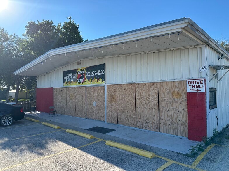 More Photos Of 806 E Gravis St, San Diego Freestanding For Sale