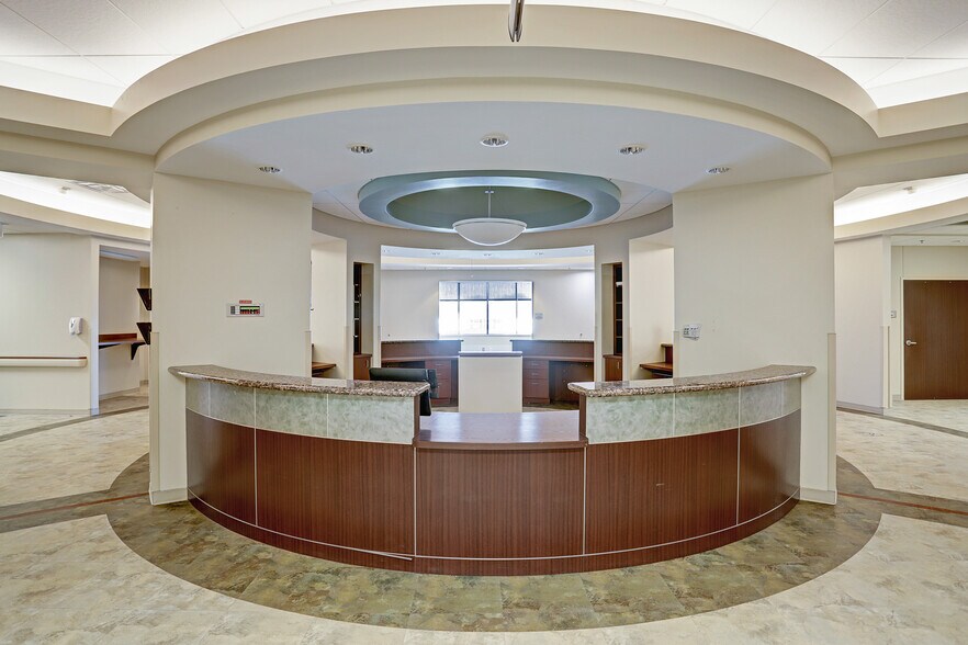 More Photos Of 505 Graham Dr, Tomball Hospital For Lease