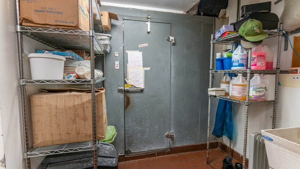 More Photos Of 30 S La Grange Rd, La Grange Restaurant For Sale