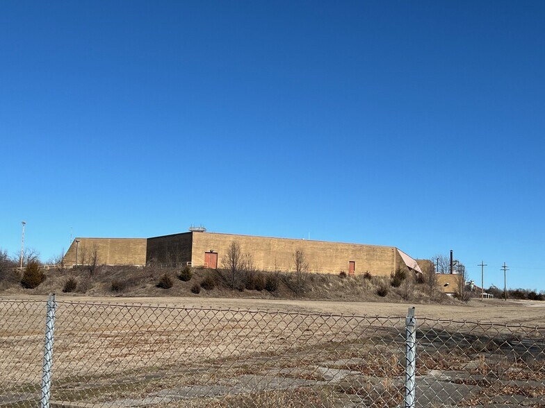 More Photos Of 23138 Rush Road Rd, Parsons Light Distribution For Sale