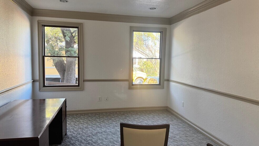 More Photos Of 446 Heights Blvd, Houston Office Residential For Lease