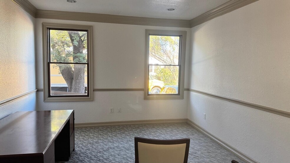 More Photos Of 446 Heights Blvd, Houston Office Residential For Lease