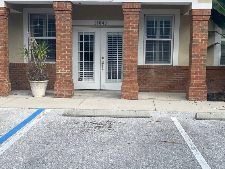 More Photos Of 11041-11043 Countryway Blvd, Tampa Office For Lease