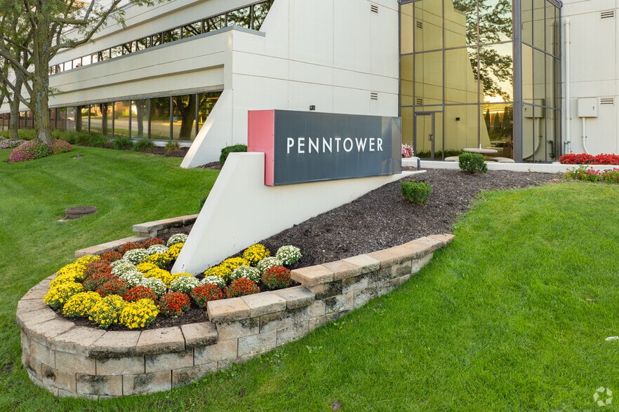 More Photos Of 3100 Broadway St, Kansas City Office For Sale