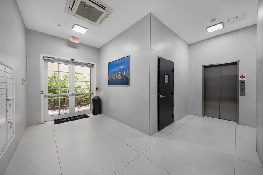 More Photos Of 727 Collins Ave, Miami Beach Apartments For Sale