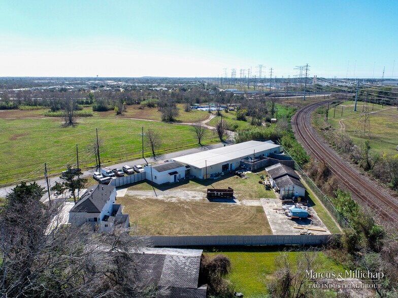 More Photos Of 11710 Old Main Street Loop Rd, Houston Warehouse For Sale