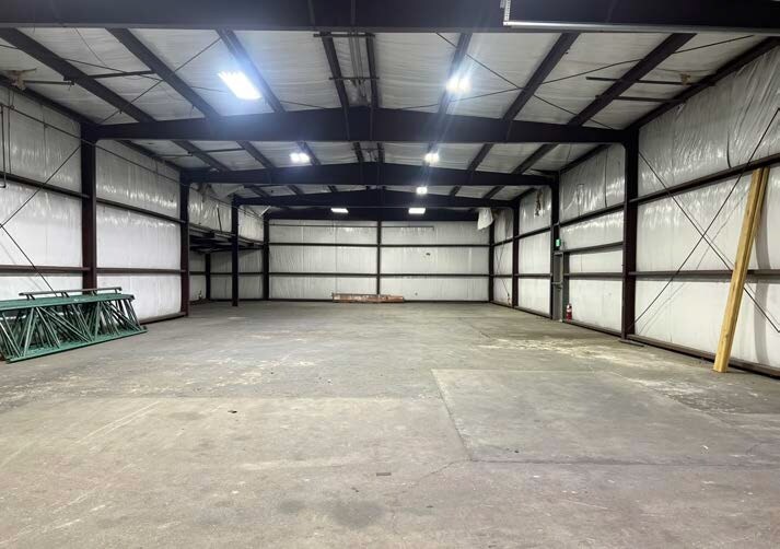 More Photos Of 4205 Pinemont Dr, Houston Warehouse For Lease