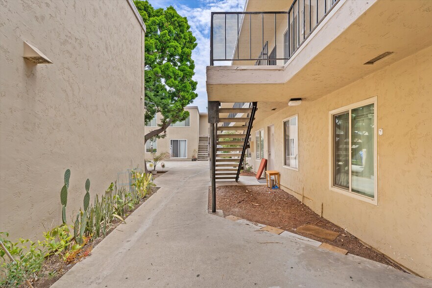 More Photos Of 635 Emory St, Imperial Beach Apartments For Sale