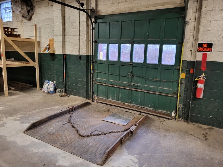 More Photos Of 3817 Lake Shore Dr E, Dunkirk Warehouse For Lease