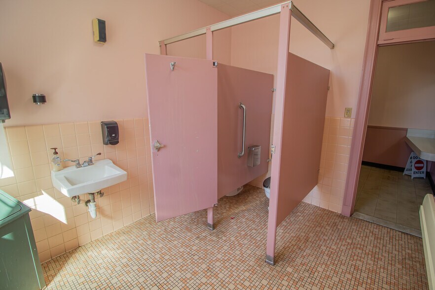 More Photos Of 181 Western ave, Albany Religious Facility For Sale