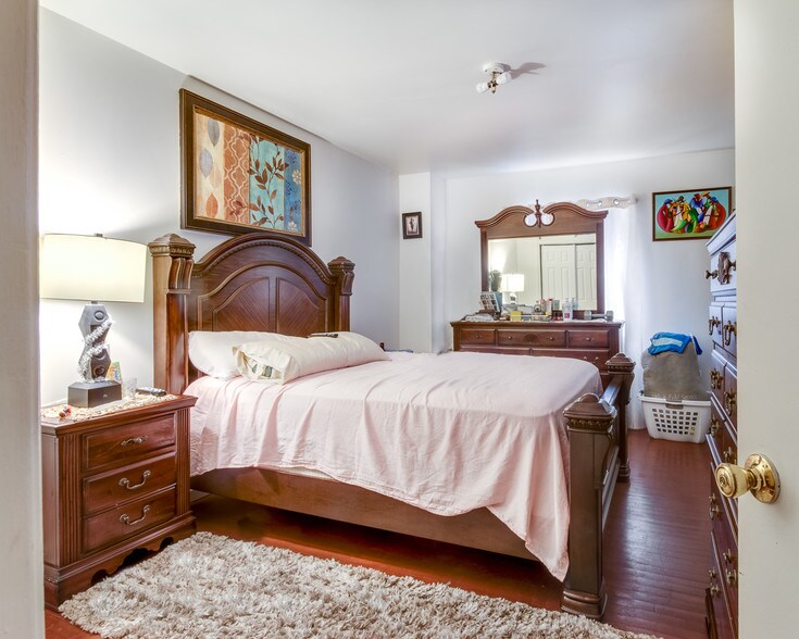 More Photos Of 89-06-89-08 S Conduit Ave, Howard Beach Apartments For Sale