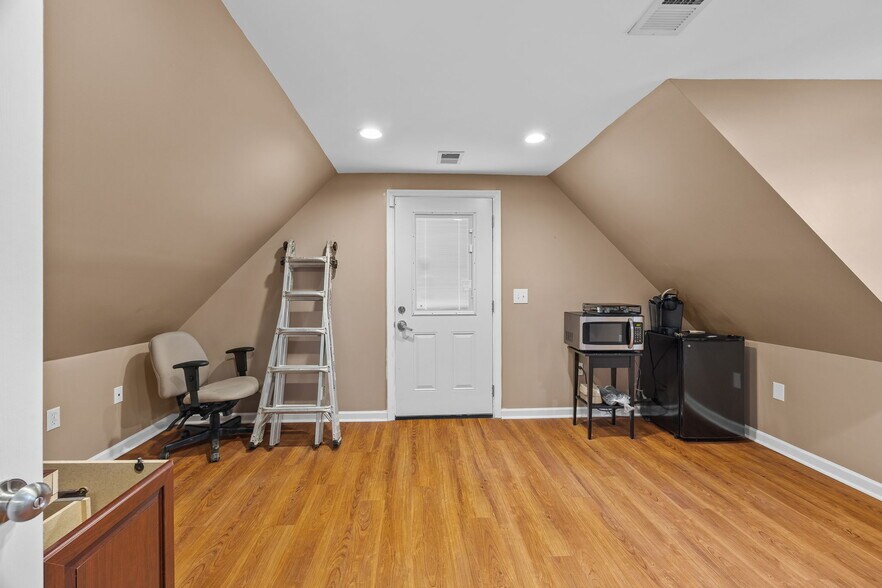 More Photos Of 275 E Henry St, Spartanburg Office Residential For Sale