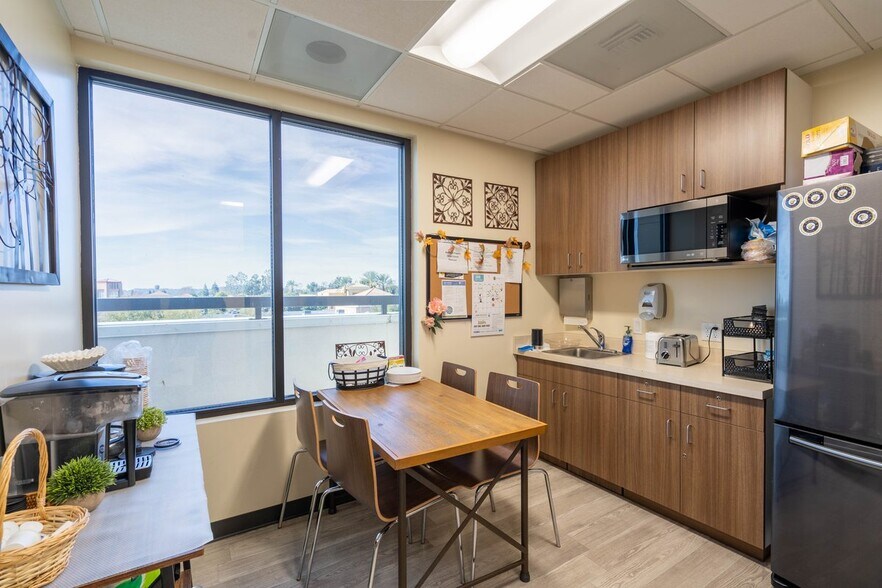 More Photos Of 5562 Philadelphia St, Chino Medical For Sale