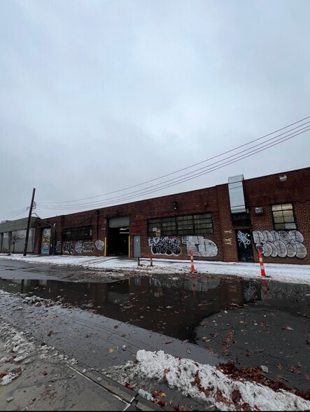 More Photos Of 401 Hunts Point Ave, Bronx Warehouse For Lease