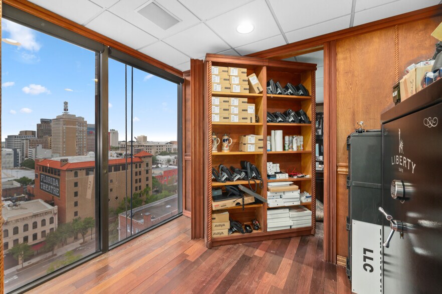 More Photos Of 233 E Bay St, Jacksonville Office For Sale