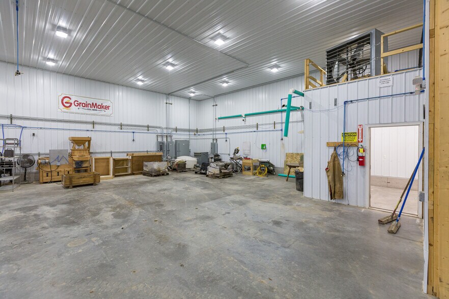 More Photos Of 497 Stevensville Airport Rd, Stevensville Warehouse For Sale