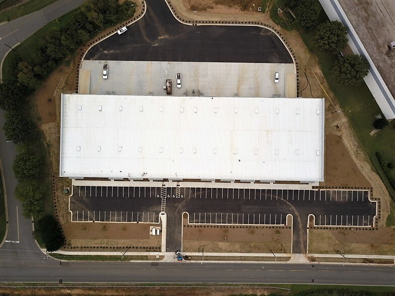 More Photos Of 15050 Choate Cir, Charlotte Light Manufacturing For Lease