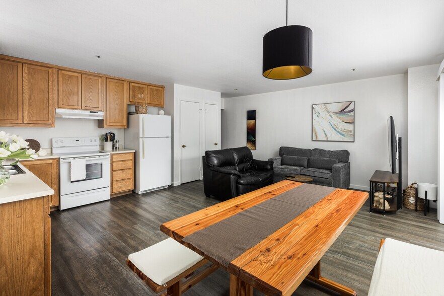 More Photos Of 1260-1278 Broadway, Sonoma Freestanding For Sale