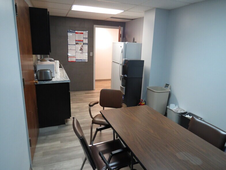 More Photos Of 2111 W Lincoln Hwy, Merrillville Loft Creative Space For Lease