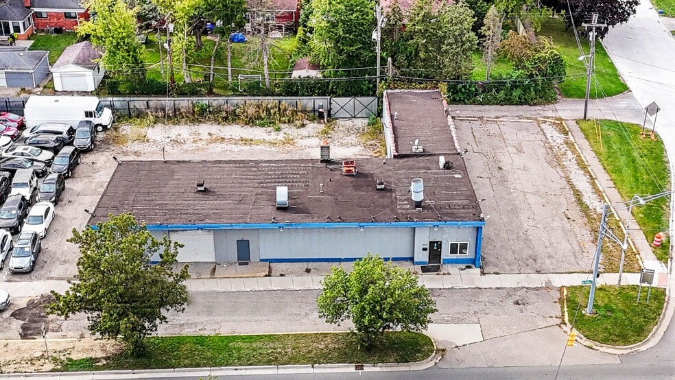 More Photos Of 1010 S Gratiot Ave, Mount Clemens Auto Repair For Sale