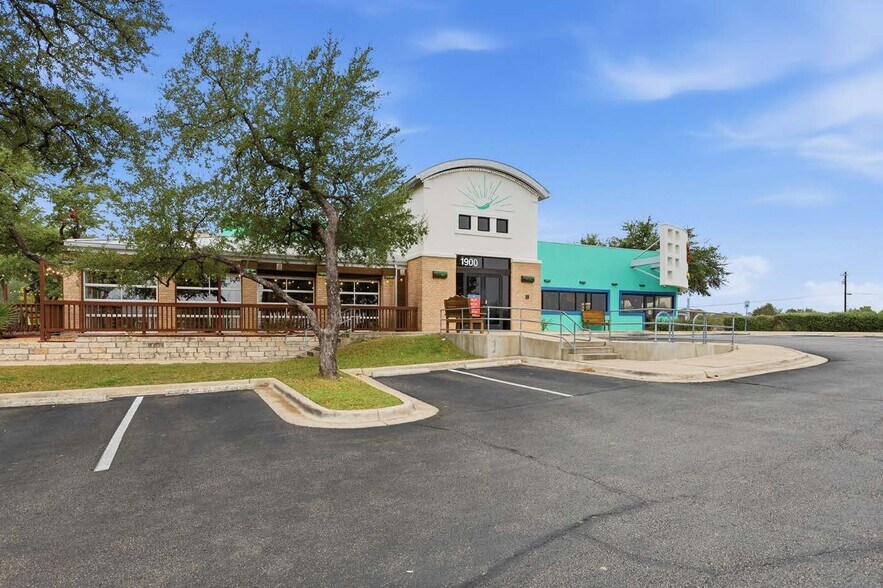 More Photos Of 1900 E Whitestone Blvd, Cedar Park Freestanding For Sale