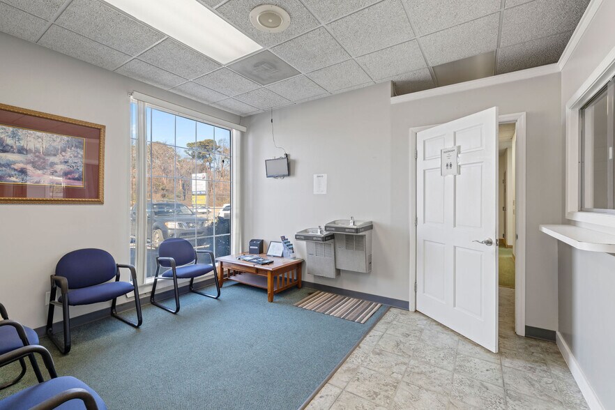 More Photos Of 2601 Herritage st, Kinston Medical For Sale