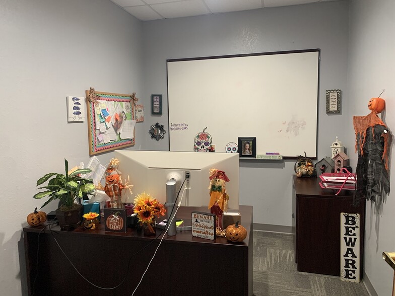 More Photos Of 911 York Dr, DeSoto Medical For Sale