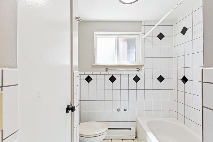 More Photos Of 1679-1695 Reed St, Lakewood Apartments For Sale