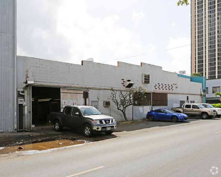 More Photos Of 517 Cummins St, Honolulu Warehouse For Sale