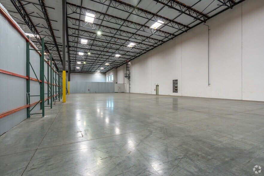 More Photos Of 14600 Innovation Dr, Riverside Warehouse For Lease
